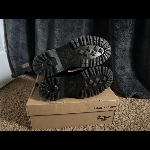 Dr. Martens Sinclair Boots - Picture 5 of 9
